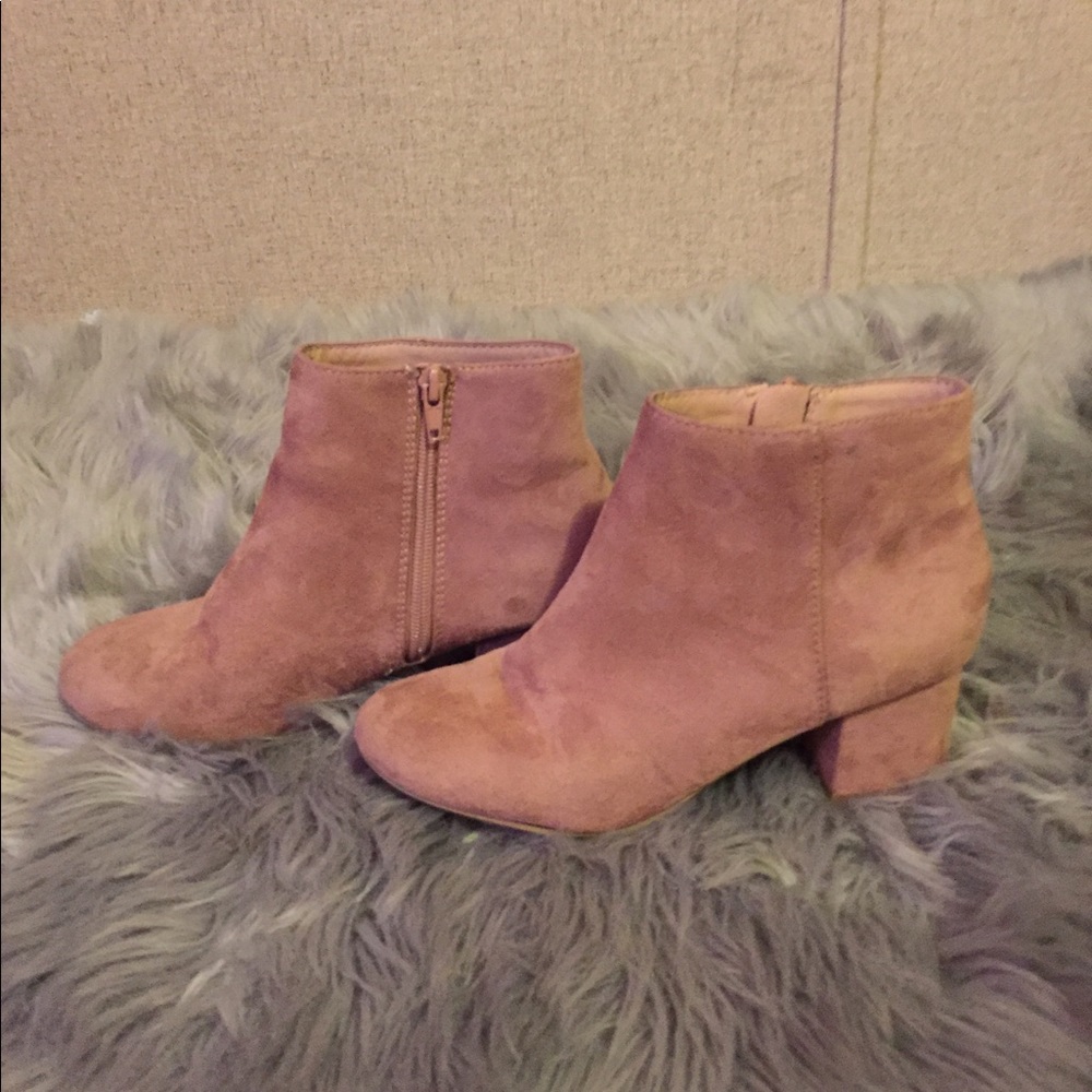 Women’s short boots